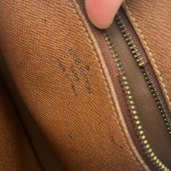 Louis Vuitton Mono Wristlet - Picture 4 of 8